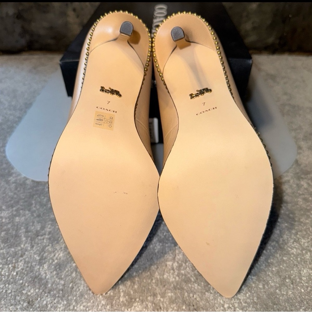 NIB COACH Waverly Bead-Trim Leather Pump in Beechwood in size 7B - Picture 8 of 12